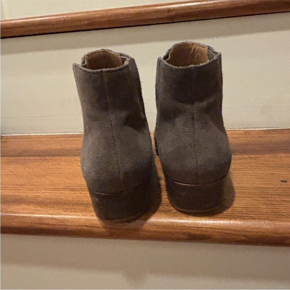 Lucky Brand Women's Gray Suede Ankle Booties - Picture 5 of 7